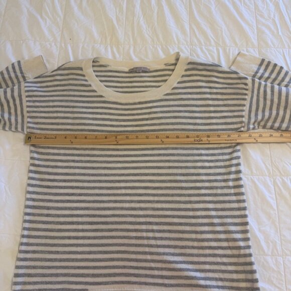 GAP Y2K Striped Pullover Sweater Gray White Women's Sz Small Casual Comfy Winter - Picture 5 of 8